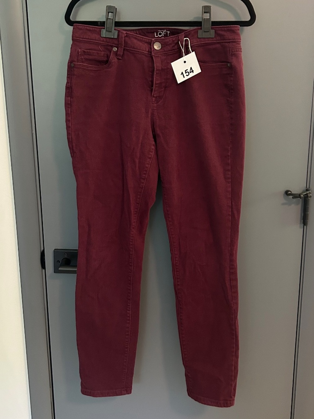 154 LOFT burgundy skinny jeans
